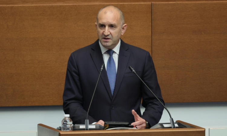 Радев: Нямаме никакви илюзии за кризите и изпитанията на правителството
